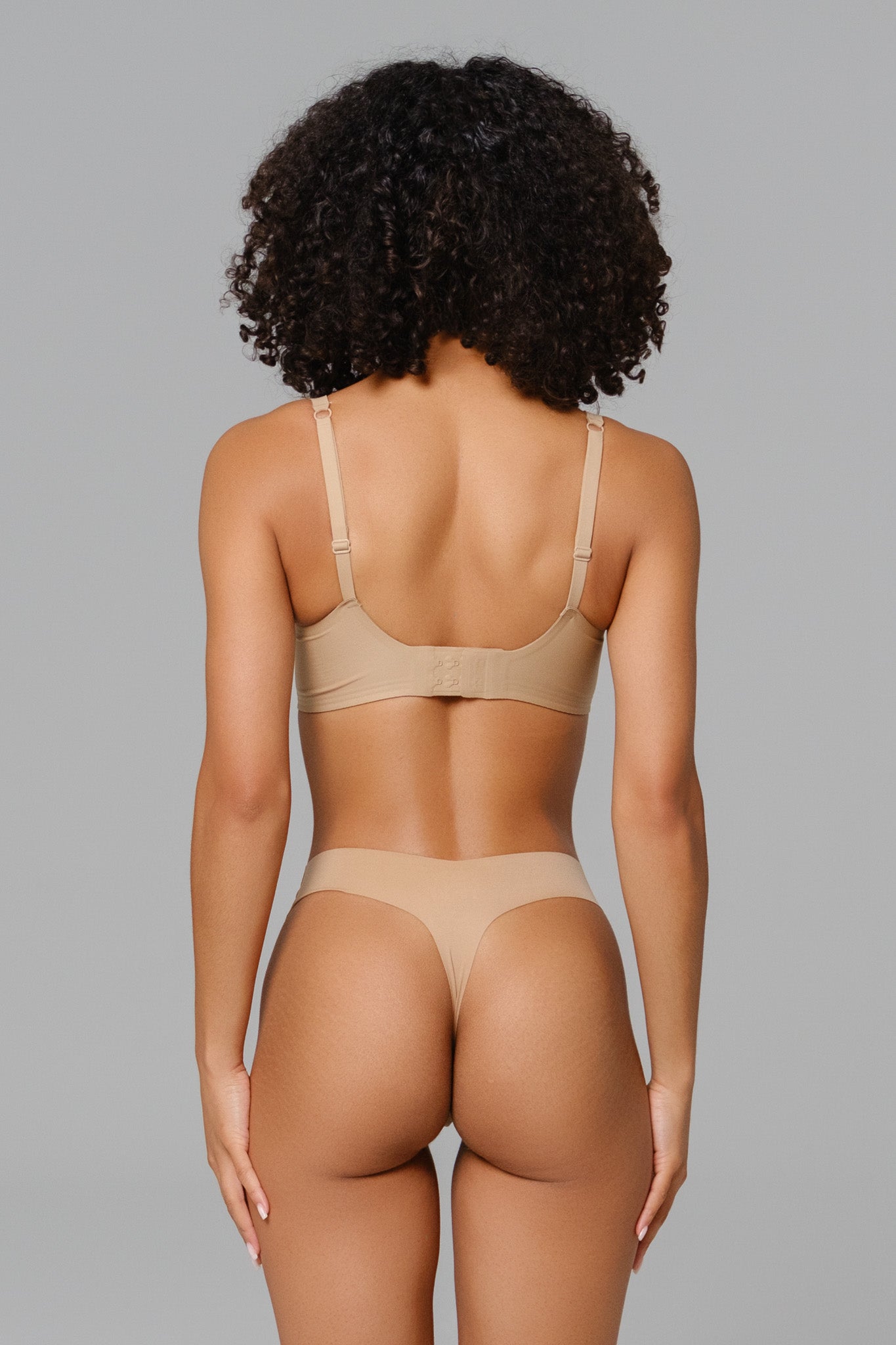 Seamless Thong - Sand